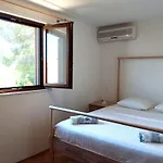 House Pinus Pinea Viganj